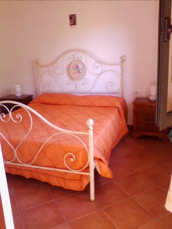 Farm Stay Gli Oleandri Loiri Porto San Paolo Camera foto