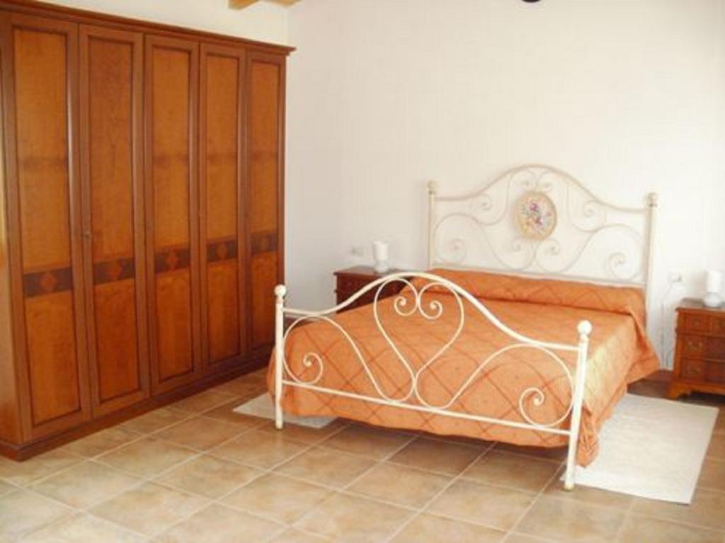 Farm Stay Gli Oleandri Loiri Porto San Paolo Camera foto