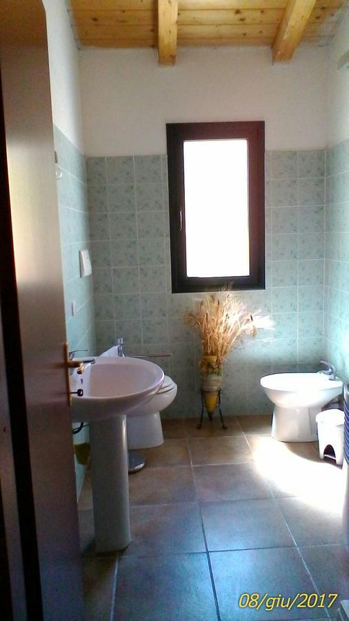 Farm Stay Gli Oleandri Loiri Porto San Paolo Esterno foto