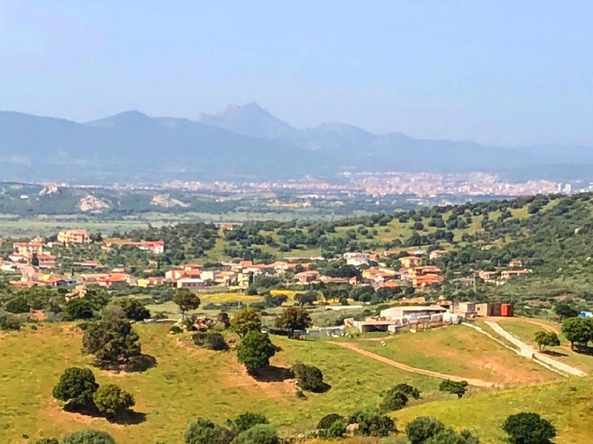 Farm Stay Gli Oleandri Loiri Porto San Paolo Esterno foto